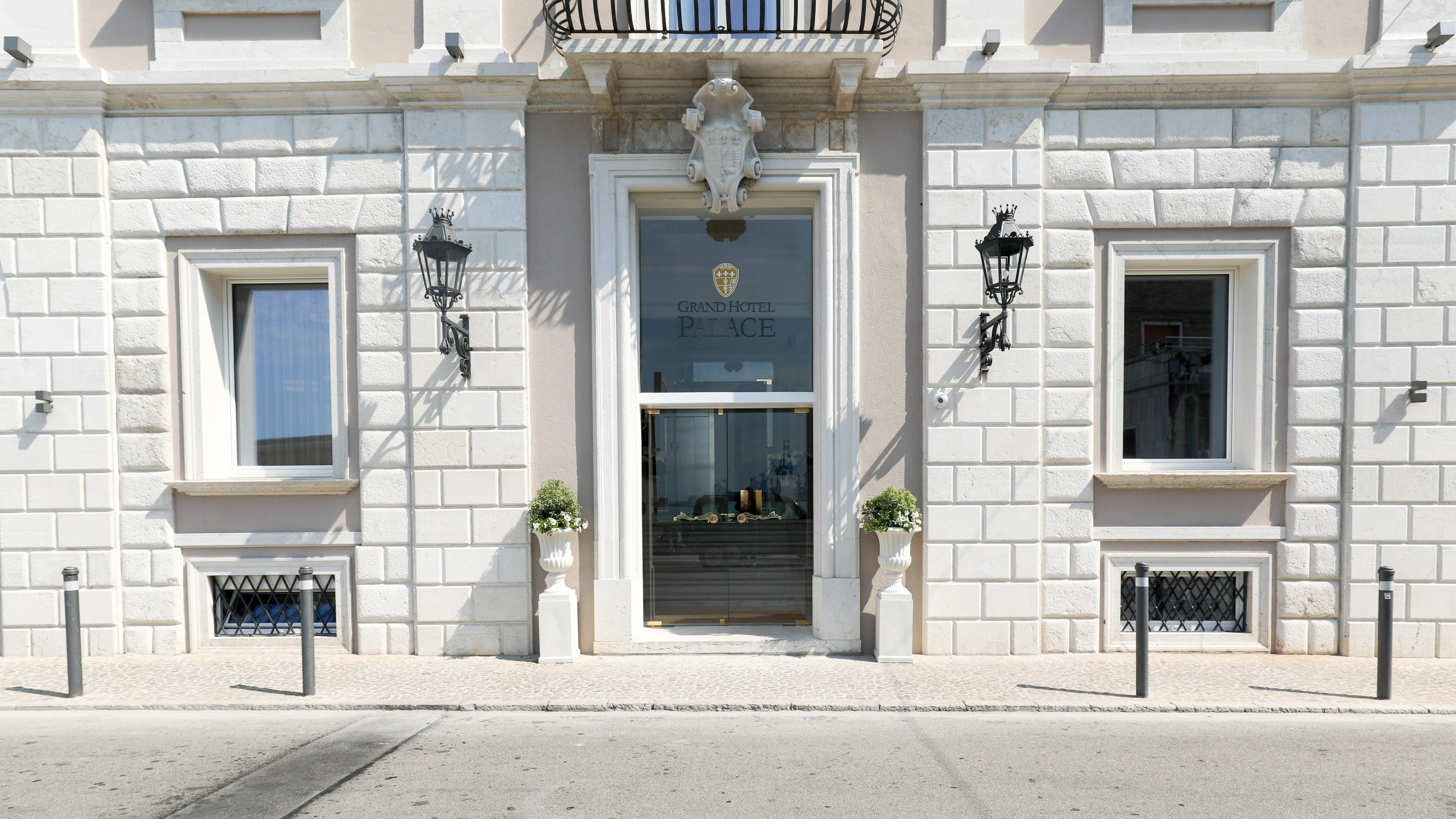 Grand Hotel Palace Ancona Bagian luar foto